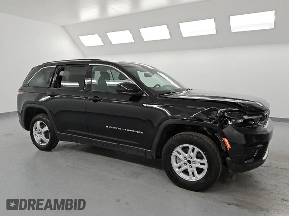 2023 Jeep Grand Cherokee Laredo with VIN 1C4RJHAG4PC625637, listed as a Copart auction lot 59211075 with 55,045 mi miles and Clean title. Bid and sale history available at DreamBid. Image 4.