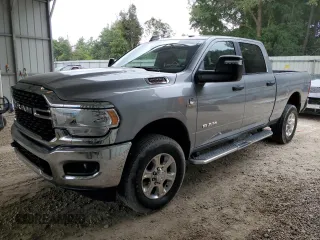 2024 Ram 2500 Big Horn z VIN 3C6UR5DL9RG154148, wystawiony jako Copart lot #56323285 z przebiegiem 35 274 mil mil oraz Nie do naprawy • Non repairable. Historia ofert i sprzedaży dostępna na DreamBid. Obrazek 1.