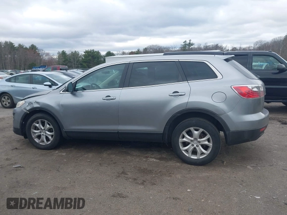 2011 Mazda CX-9 Touring z VIN JM3TB3CV7B0328316, wystawiony jako IAAI lot #42040999 z przebiegiem 160 421 mil mil oraz . Historia ofert i sprzedaży dostępna na DreamBid. Obrazek 14.