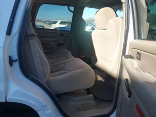 2004 Chevrolet Tahoe LT with VIN 1GNEC13Z54R112847, listed as a IAAI auction lot 41633571 with 234,991 mi miles. Bid and sale history available at carsss.com. Image 8.