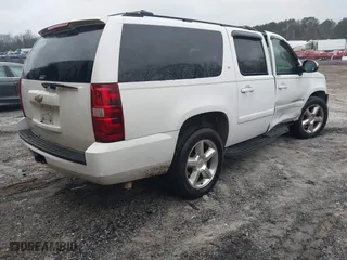 2007 Chevrolet Suburban LT with VIN 1GNFC16J17J187848, listed as a IAAI auction lot 41553241 with 1 mi miles. Bid and sale history available at carsss.com. Image 4.