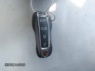 2023 Porsche Taycan z VIN WP0AA2Y19PSA14314, wystawiony jako IAAI lot #42207002 z przebiegiem 6582 mil mil oraz . Historia ofert i sprzedaży dostępna na DreamBid. Obrazek 11.