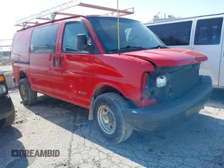 2004 Chevrolet Express Cargo z VIN 1GCHG35U441202707, wystawiony jako IAAI lot #41685904 z przebiegiem 257 847 mil mil oraz . Historia ofert i sprzedaży dostępna na DreamBid. Obrazek 1.