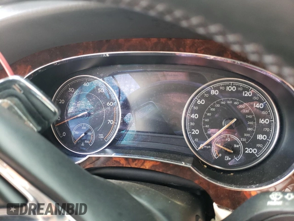 2017 Bentley Bentayga W12 z VIN SJAAC2ZV9HC015680, wystawiony jako Copart lot #46197784 z przebiegiem Nie podano mil oraz . Historia ofert i sprzedaży dostępna na DreamBid. Obrazek 9.