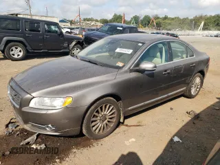 2012 Volvo S80 3.2L with VIN YV1940AS7C1154676, listed as a Copart auction lot 70684434 with 124,029 mi miles and Salvage Title. Bid and sale history available at carsss.com. Image 1.