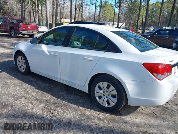 2014 Chevrolet Cruze LS with VIN 1G1PA5SH1E7167616, listed as a IAAI auction lot 41589435 with 180,149 mi miles and . Bid and sale history available at DreamBid. Image 3.