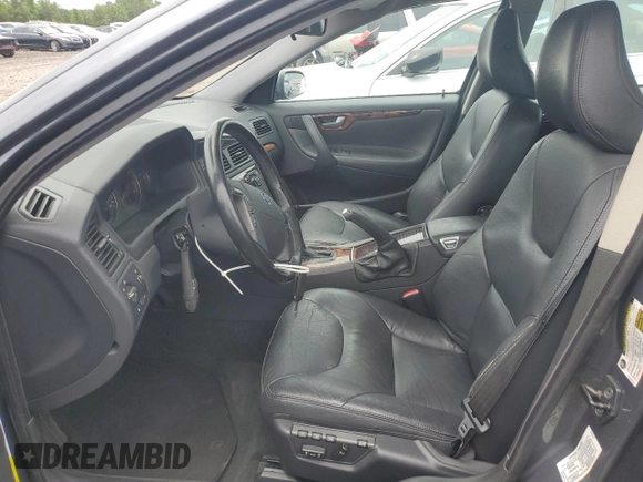 2006 Volvo V70 2.4L with VIN YV1SW612262538703, listed as a Copart auction lot 64398525 with 212,222 mi miles and Salvage title. Bid and sale history available at DreamBid. Image 7.
