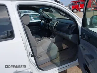 2005 Toyota Tacoma PreRunner with VIN 3TMKU72N65M001821, listed as a IAAI auction lot 41579911 with 301,297 mi miles. Bid and sale history available at carsss.com. Image 5.