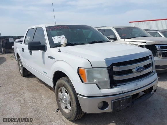 2013 Ford F-150 XL with VIN 1FTFW1CT0DFA75076, listed as a IAAI auction lot 41994432 with 490,261 mi miles. Bid and sale history available at carsss.com. Image 1.
