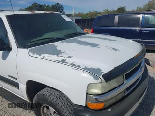 2002 Chevrolet Tahoe LS with VIN 1GNEC13V52J284059, listed as a IAAI auction lot 41899231 with 390,173 mi miles. Bid and sale history available at carsss.com. Image 12.