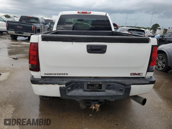 2011 GMC Sierra 3500HD DRW Denali z VIN 1GT426C84BF248011, wystawiony jako Copart lot #60469315 z przebiegiem 297 437 mil mil oraz Szkoda całkowita • Salvage title. Historia ofert i sprzedaży dostępna na DreamBid. Obrazek 6.