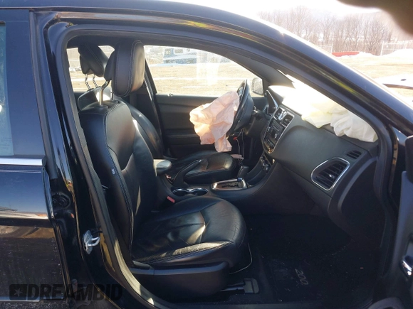 2013 Chrysler 200 Limited with VIN 1C3CCBCB9DN568029, listed as a IAAI auction lot 41412648 with 86,931 mi miles. Bid and sale history available at carsss.com. Image 5.