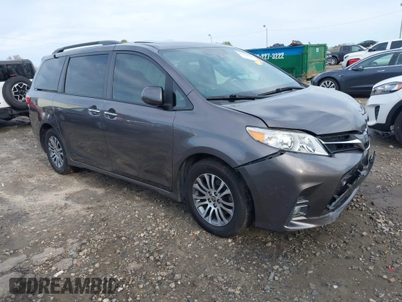 2020 Toyota Sienna XLE Auto Access Seat with VIN 5TDYZ3DCXLS074767, listed as a IAAI auction lot 41584795 with 73,568 mi miles. Bid and sale history available at carsss.com. Image 1.
