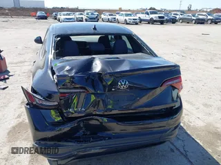 2022 Volkswagen Jetta Sport with VIN 3VWBM7BU5NM025886, listed as a IAAI auction lot 41711819 with 54,945 mi miles and . Bid and sale history available at DreamBid. Image 6.