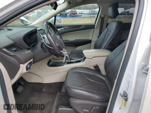 2017 Lincoln MKC Reserve with VIN 5LMTJ3DH4HUL32354, listed as a Copart auction lot 49152035 with 59,673 mi miles and Salvage title. Bid and sale history available at DreamBid. Image 7.