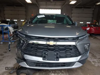 2024 Chevrolet Blazer LT z VIN 3GNKBJRS4RS128378, wystawiony jako IAAI lot #42247986 z przebiegiem 30 839 mil mil oraz . Historia ofert i sprzedaży dostępna na DreamBid. Obrazek 12.
