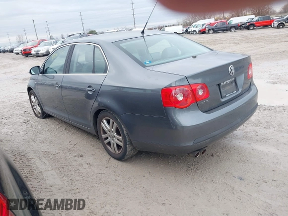 2007 Volkswagen Jetta Wolfsburg Edition с VIN 3VWEF71K97M077502, выставлен на аукционе IAAI как лот 41193243 с пробегом 135 259 миль миль и . История ставок и продаж доступна на DreamBid. Изображение 3.