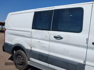 2018 Ford Transit z VIN 1FTYR1ZM2JKA64616, wystawiony jako IAAI lot #42416596 z przebiegiem Nie podano mil oraz . Historia ofert i sprzedaży dostępna na DreamBid. Obrazek 18.