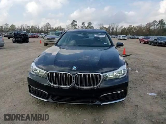 2018 BMW 7 Series 740i with VIN WBA7E2C54JG742927, listed as a Copart auction lot 70306082 with 69,735 mi miles. Bid and sale history available at carsss.com. Image 11.