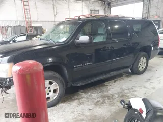 2007 Chevrolet Suburban LT with VIN 3GNFC16067G318779, listed as a IAAI auction lot 41560427 with 209,104 mi miles. Bid and sale history available at carsss.com. Image 2.