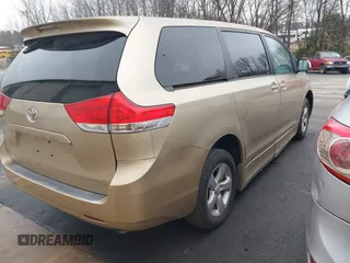 2011 Toyota Sienna LE AAS with VIN 5TDKK3DC0BS025523, listed as a IAAI auction lot 41114051 with 1 mi miles. Bid and sale history available at carsss.com. Image 4.