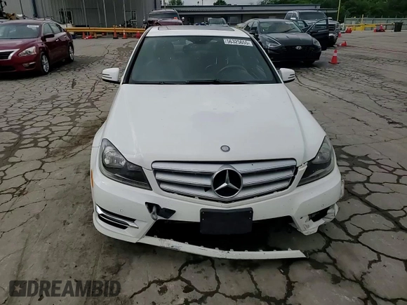 2013 Mercedes-Benz C 300 Sport z VIN WDDGF8AB3DA788872, wystawiony jako Copart lot #56325655 z przebiegiem 173 183 mil mil oraz Szkoda całkowita • Salvage title. Historia ofert i sprzedaży dostępna na DreamBid. Obrazek 13.