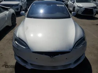 2017 Tesla Model S 60 with VIN 5YJSA1E17HF189627, listed as a Copart auction lot 64454635 with 106,003 mi miles and Salvage title. Bid and sale history available at DreamBid. Image 5.