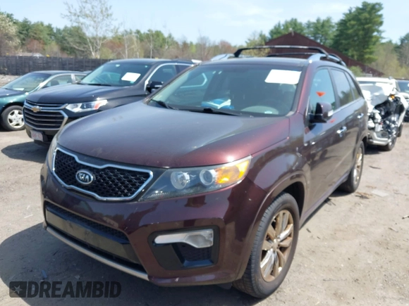 2012 Kia Sorento SX with VIN 5XYKW4A22CG232886, listed as a IAAI auction lot 42143760 with 226,098 mi miles. Bid and sale history available at carsss.com. Image 2.
