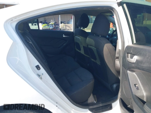 2017 Kia Forte LX with VIN 3KPFK4A7XHE112475, listed as a IAAI auction lot 40762895 with 61,394 mi miles. Bid and sale history available at carsss.com. Image 8.