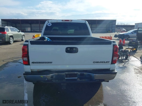 2004 Chevrolet Silverado 1500 Crew Cab LT with VIN 2GCEK13T541343313, listed as a IAAI auction lot 41617812 with 189,916 mi miles. Bid and sale history available at carsss.com. Image 16.