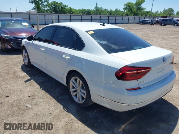 2019 Volkswagen Passat Wolfsburg Edition z VIN 1VWLA7A36KC008789, wystawiony jako IAAI lot #42293081 z przebiegiem 79 354 mil mil oraz . Historia ofert i sprzedaży dostępna na DreamBid. Obrazek 3.