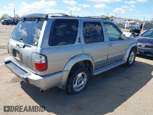 2000 Infiniti QX4 with VIN JNRAR07Y6YW077048, listed as a IAAI auction lot 41947761 with 236,784 mi miles and . Bid and sale history available at DreamBid. Image 4.