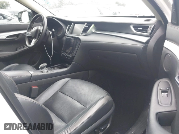 2019 Infiniti QX50 LUXE with VIN 3PCAJ5M16KF116521, listed as a IAAI auction lot 41793978 with 70,007 mi miles. Bid and sale history available at carsss.com. Image 5.
