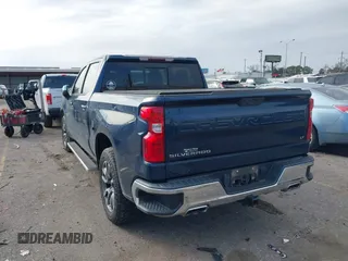 2019 Chevrolet Silverado 1500 LT with VIN 3GCUYDED2KG240176, listed as a IAAI auction lot 41585146 with 85,304 mi miles. Bid and sale history available at carsss.com. Image 3.