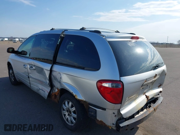 2005 Chrysler Town & Country Limited with VIN 2C8GP64L45R338921, listed as a IAAI auction lot 42105691 with 288,600 mi miles. Bid and sale history available at carsss.com. Image 3.