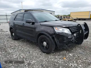 2017 Ford Police Interceptor Utility z VIN 1FM5K8AR0HGC25366, wystawiony jako Copart lot #53962255 z przebiegiem 130 821 mil mil oraz Szkoda całkowita • Salvage title. Historia ofert i sprzedaży dostępna na DreamBid. Obrazek 4.
