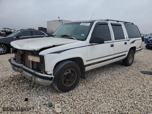 1996 GMC Suburban with VIN 1GDEC16R1TJ741423, listed as a Copart auction lot 83225074 with 488,815 mi miles and Salvage Title. Bid and sale history available at carsss.com. Image 1.
