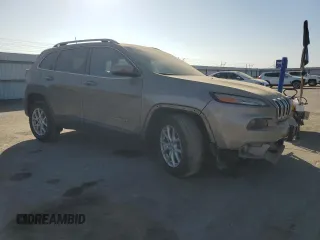 2016 Jeep Cherokee Latitude with VIN 1C4PJLCS2GW257338, listed as a Copart auction lot 77499274 with 120,223 mi miles and Clean Title. Bid and sale history available at carsss.com. Image 4.