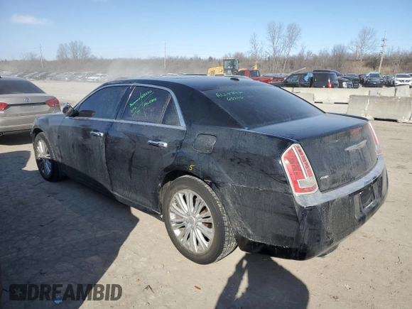 2013 Chrysler 300 C z VIN 2C3CCAKT4DH600916, wystawiony jako Copart lot #42281255 z przebiegiem 173 998 mil mil oraz Szkoda całkowita • Salvage title. Historia ofert i sprzedaży dostępna na DreamBid. Obrazek 2.