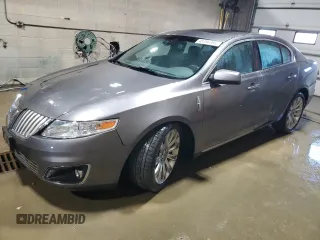 2011 Lincoln MKS z VIN 1LNHL9ER9BG606604, wystawiony jako Copart lot #48386395 z przebiegiem 149 458 mil mil oraz Szkoda całkowita • Salvage title. Historia ofert i sprzedaży dostępna na DreamBid. Obrazek 1.