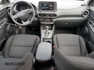 2022 Hyundai Kona SEL with VIN KM8K3CAB7NU900293, listed as a Copart auction lot 47678705 with 10,105 mi miles and Salvage Title. Bid and sale history available at carsss.com. Image 8.