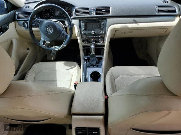 2014 Volkswagen Passat SE with VIN 1VWBN7A35EC094262, listed as a Copart auction lot 60287965 with 71,081 mi miles and Salvage title. Bid and sale history available at DreamBid. Image 8.