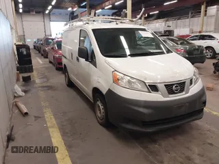 2016 Nissan NV200 S z VIN 3N6CM0KN9GK693564, wystawiony jako IAAI lot #41710741 z przebiegiem 120 527 mil mil oraz . Historia ofert i sprzedaży dostępna na DreamBid. Obrazek 1.