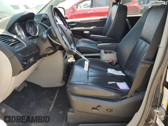 2014 Chrysler Town & Country Touring z VIN 2C4RC1BG9ER125980, wystawiony jako Copart lot #55575455 z przebiegiem 246 013 mil mil oraz Szkoda całkowita • Salvage title. Historia ofert i sprzedaży dostępna na DreamBid. Obrazek 7.