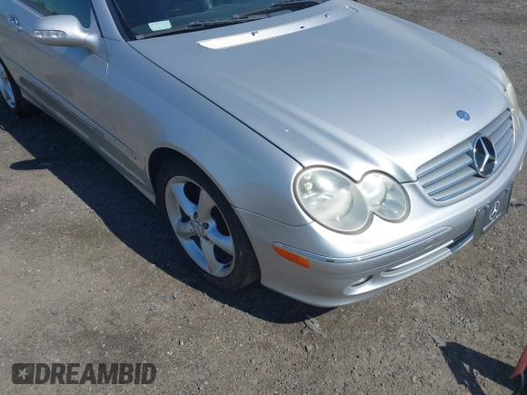 2005 Mercedes-Benz CLK 320 with VIN WDBTK65G55T040420, listed as a IAAI auction lot 42213018 with 32,696 mi miles and . Bid and sale history available at DreamBid. Image 6.