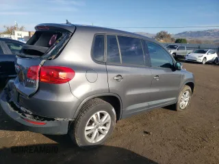 2012 Volkswagen Tiguan S with VIN WVGAV7AX7CW002660, listed as a Copart auction lot 86016034 with 185,938 mi miles and Salvage title. Bid and sale history available at DreamBid. Image 3.