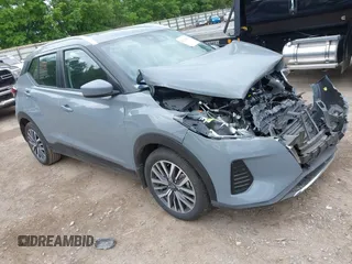 2024 Nissan Kicks SV z VIN 3N1CP5CV4RL552746, wystawiony jako IAAI lot #42232789 z przebiegiem 7 595 mil mil oraz . Historia ofert i sprzedaży dostępna na DreamBid. Obrazek 1.