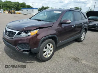 2013 Kia Sorento LX with VIN 5XYKTDA23DG389370, listed as a Copart auction lot 60645535 with 176,393 mi miles and Salvage title. Bid and sale history available at DreamBid. Image 1.