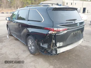 2024 Toyota Sienna XLE with VIN 5TDJSKFC9RS152557, listed as a IAAI auction lot 41898789 with 3,136 mi miles and . Bid and sale history available at DreamBid. Image 3.