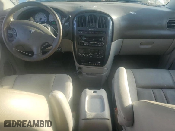 2005 Dodge Caravan SXT with VIN 2D4GP44L45R585381, listed as a Copart auction lot 66082085 with 195,700 mi miles and Salvage title. Bid and sale history available at DreamBid. Image 8.